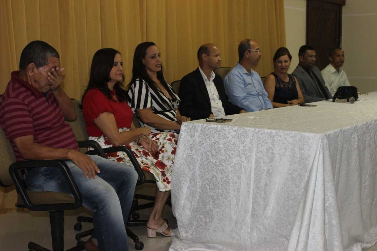 Diretores eleitos da Rede de Ensino tomam posse na Câmara de Vereadores